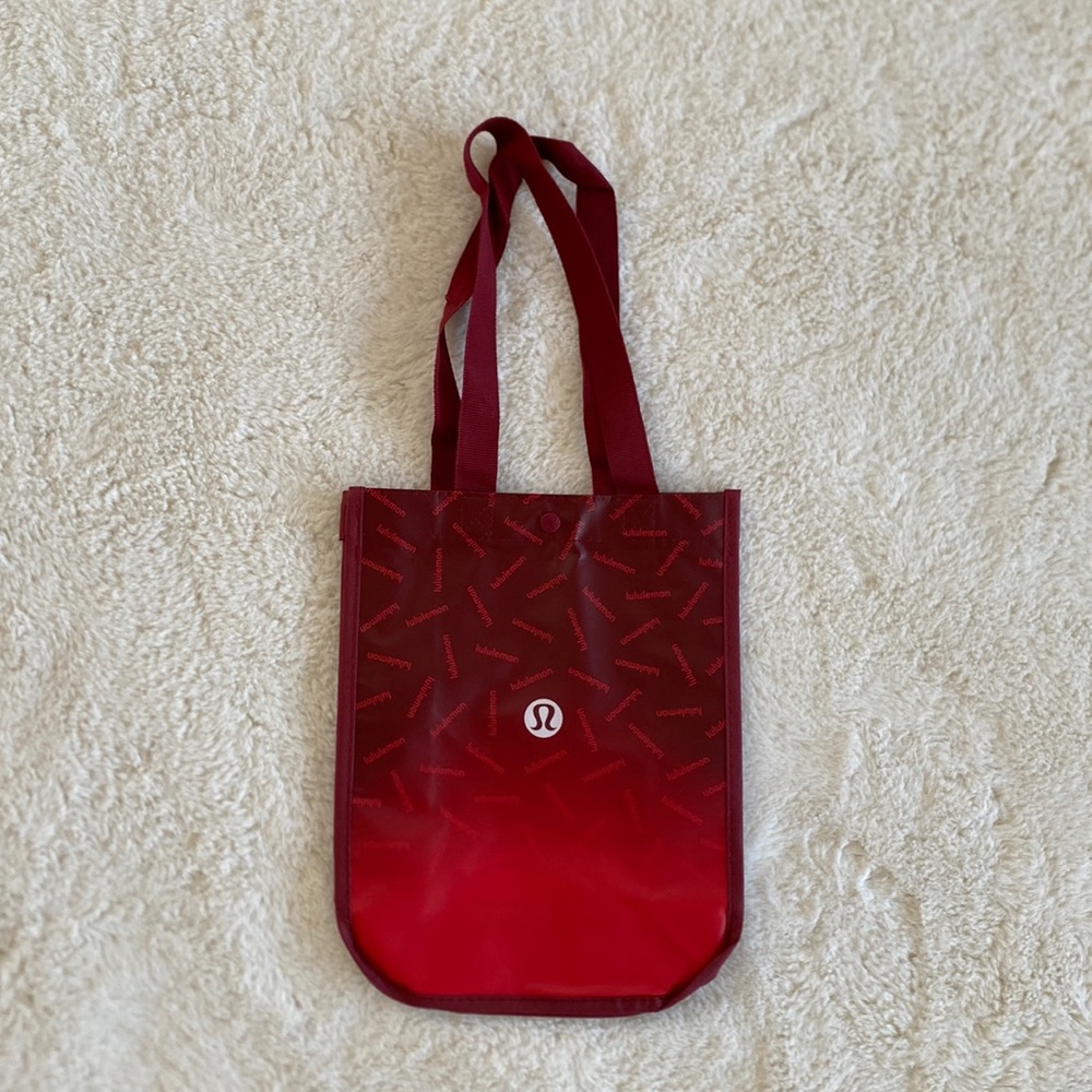 ❤️ One Brand New Lululemon Small Holiday Tote Bag